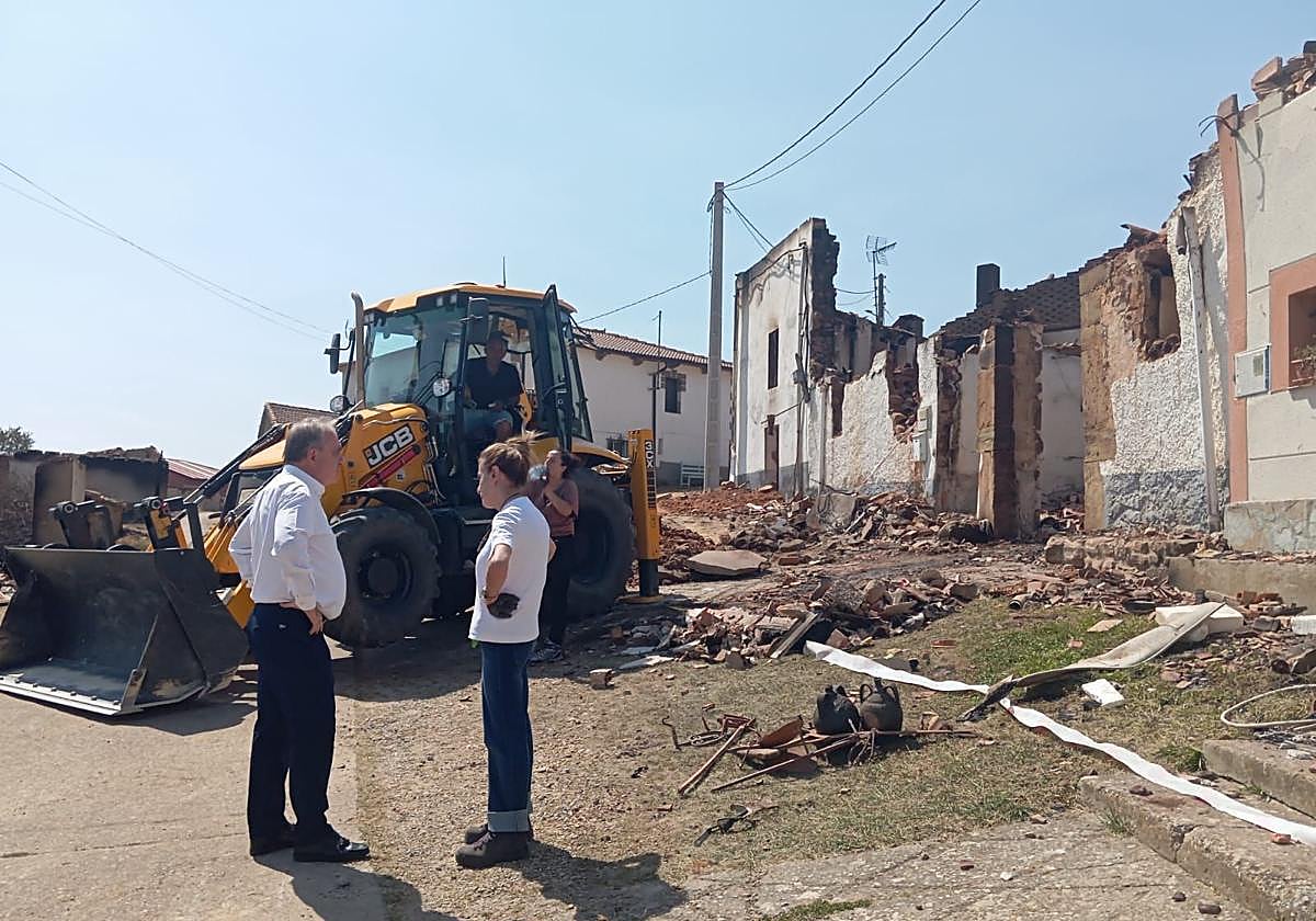 El delegado de la Junta, José Antonio Rubio, este viernes en San Pedro de Cansoles.