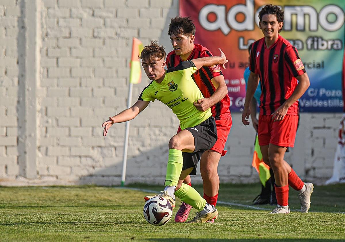 Imagen principal - El Laguna sufre para sacar el pase a semifinales del Trofeo Diputación