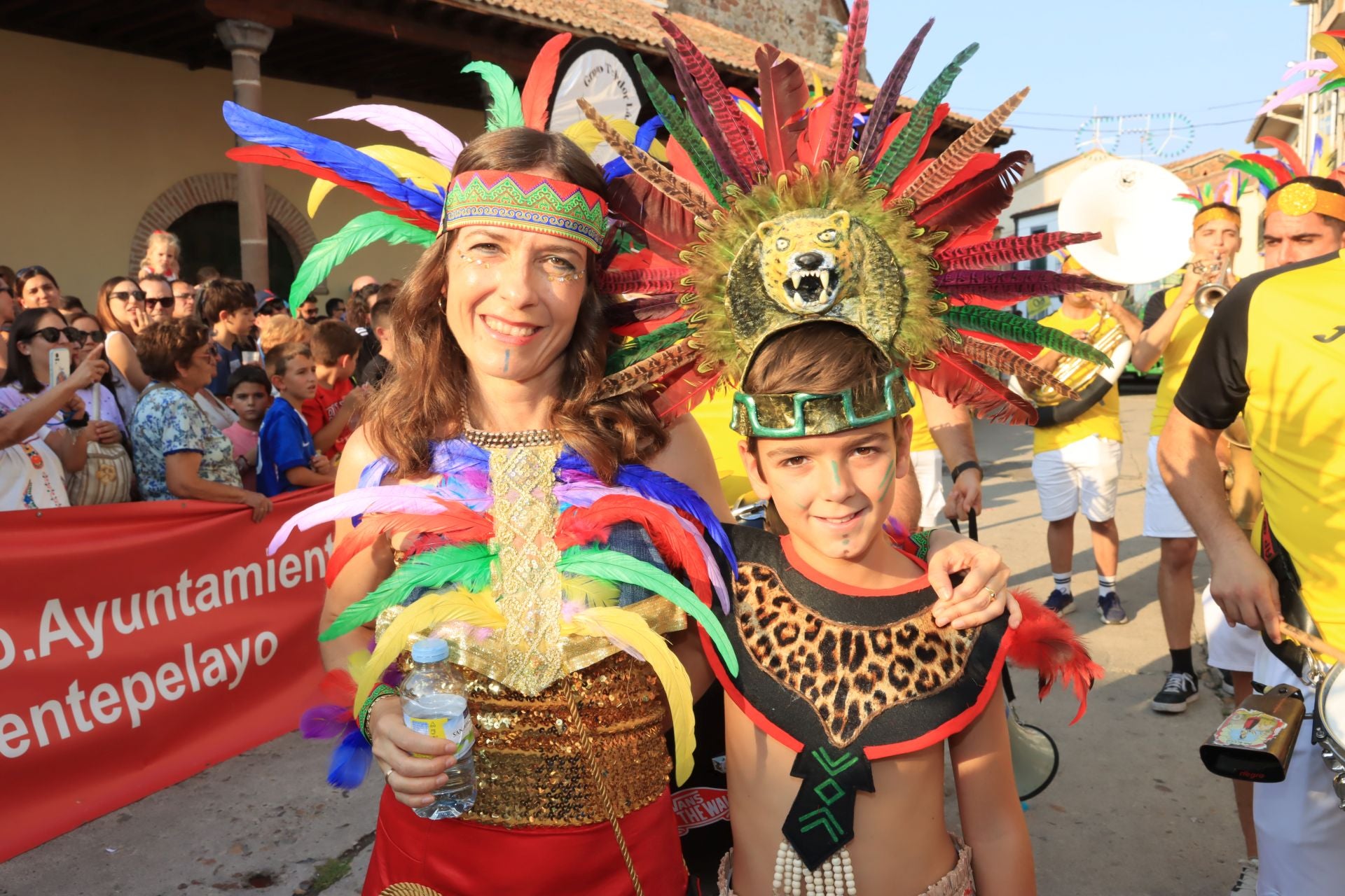 Fotografías del gran desfile de carrozas en Fuentepelayo