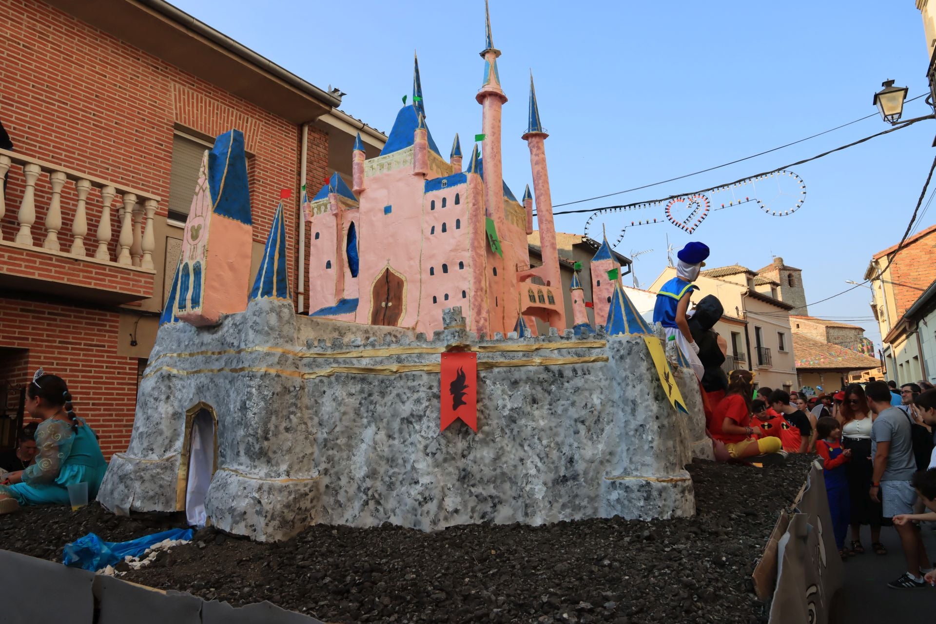 Fotografías del gran desfile de carrozas en Fuentepelayo