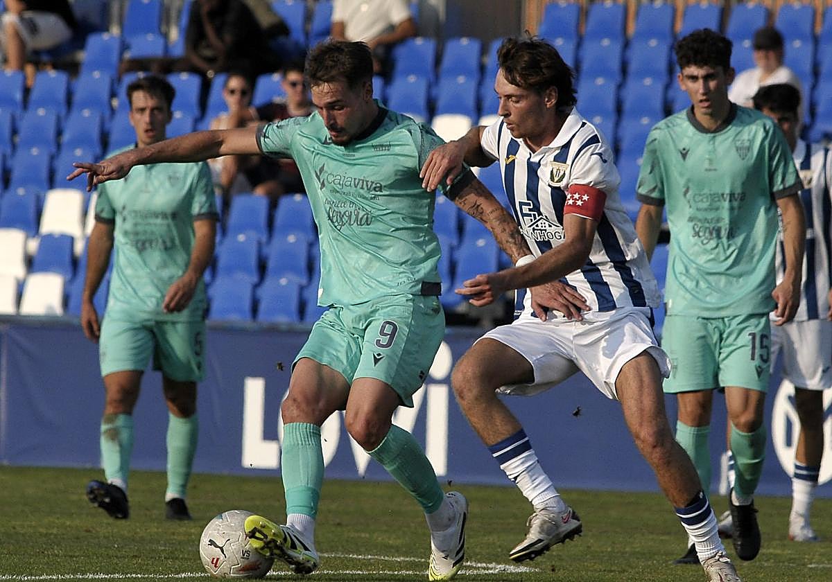 Marc Tenas, durante el partido disputado ayer en Leganés que finalizó con la derrota de la Segoviana.