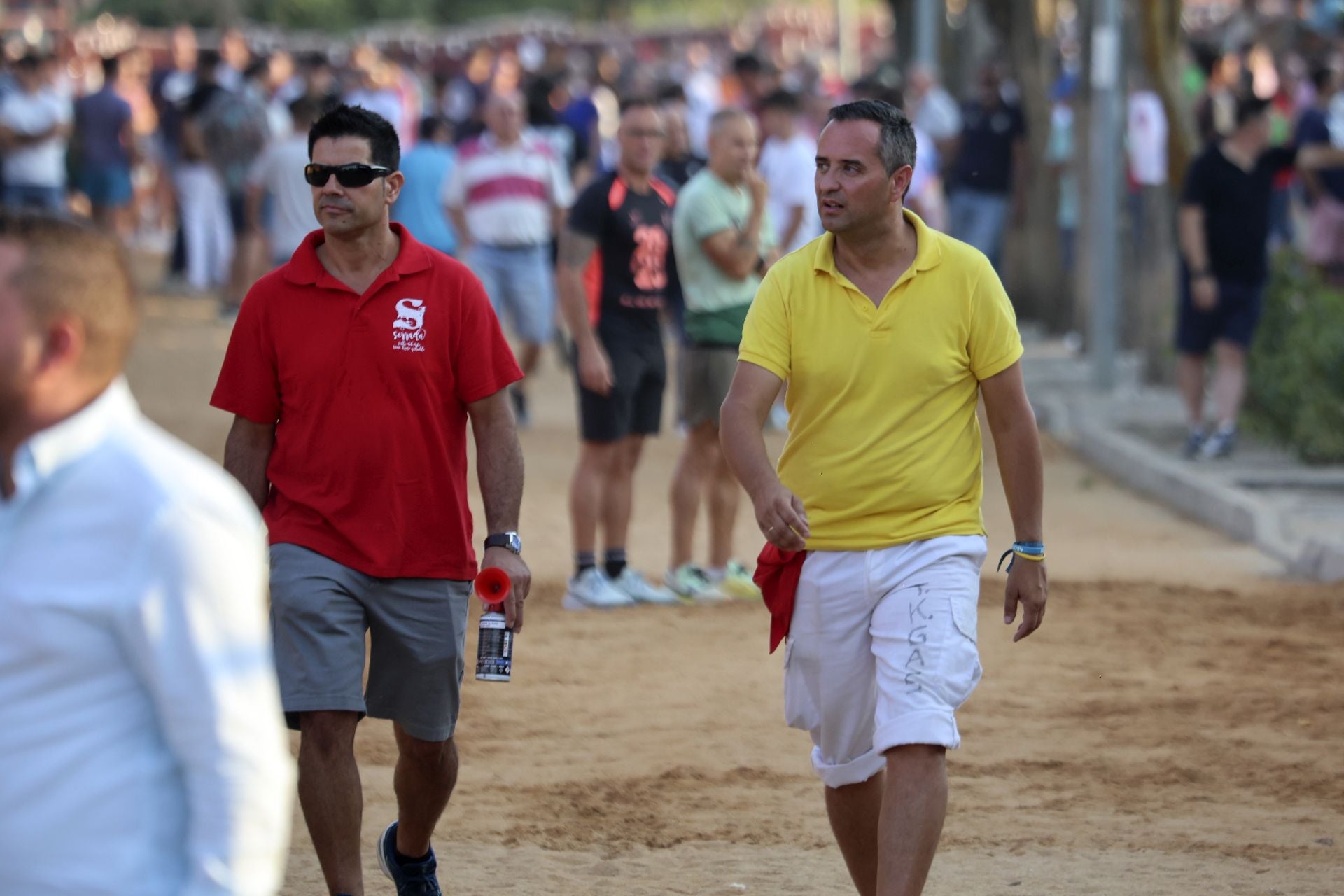 El encierro del toro de cajón en Serrada.