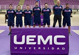 David Barrio, junto a los miembros de su cuerpo técnico.