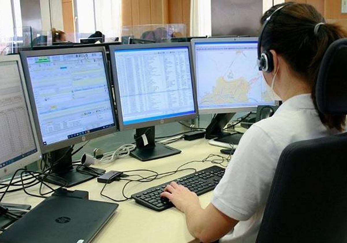 Imagen de archivo de la sala del 112 de Castilla y León.