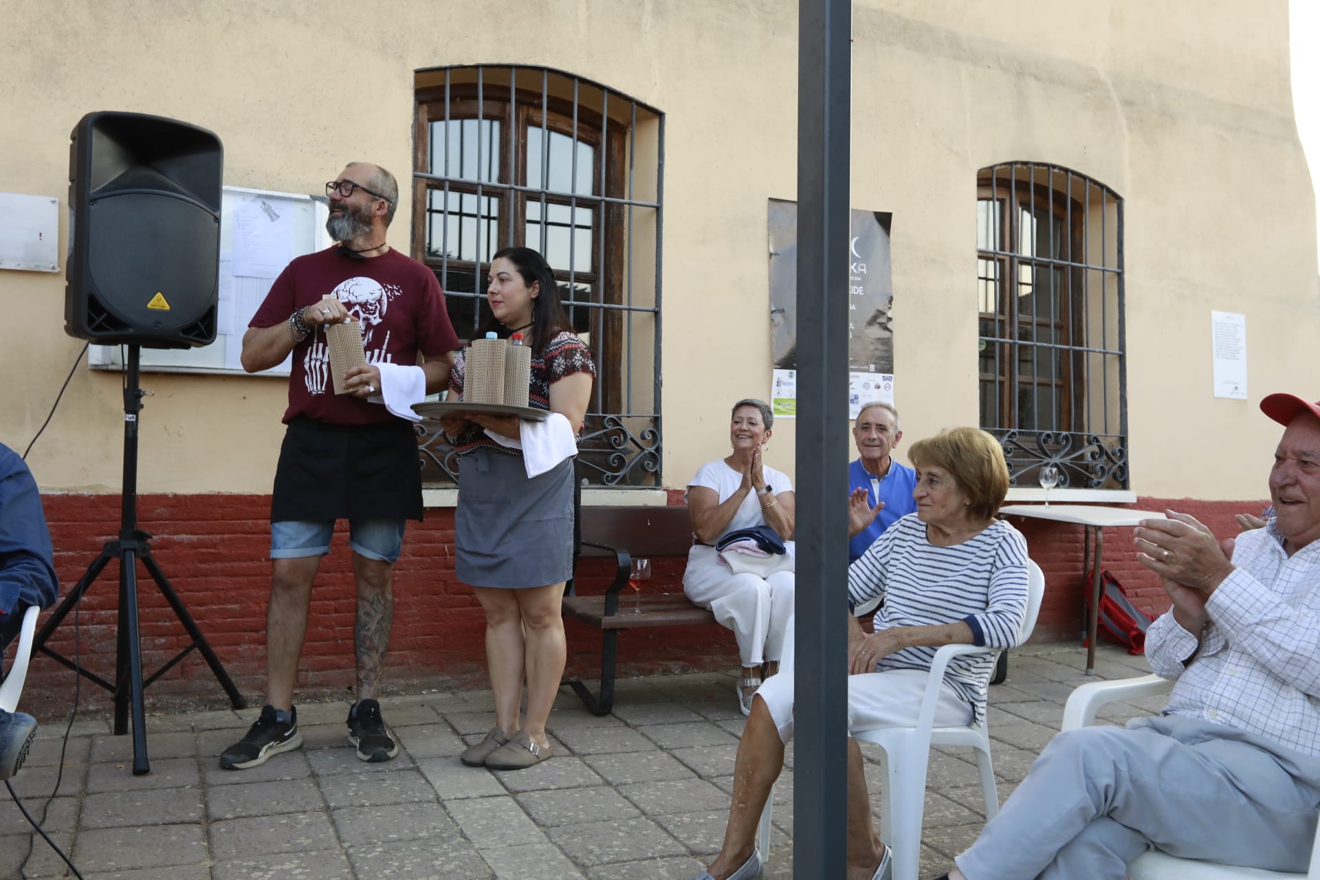 Así vivió Villalán de Campos su primer día internacional de la gaseosa