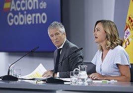Pilar Alegría y Fernando Grande-Marlaska, durante la rueda de prensa posterior a la reunión del Consejo de Ministros, ayer en Moncloa.