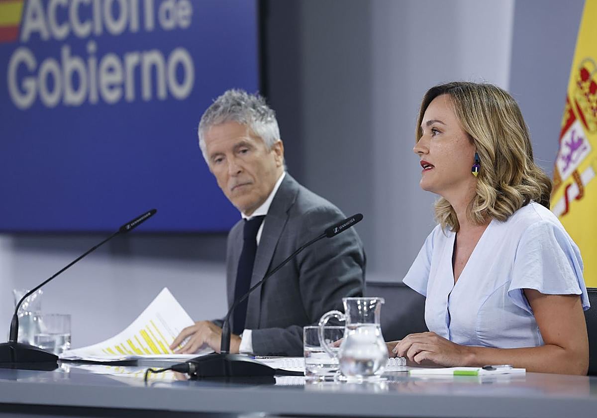 Pilar Alegría y Fernando Grande-Marlaska, durante la rueda de prensa posterior a la reunión del Consejo de Ministros, ayer en Moncloa.