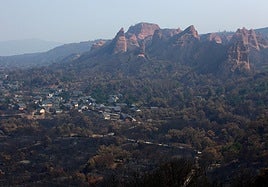 Efectos del incendio iniciado en la localidad de Yeres (León), y que ha afectado al paraje de Las Médulas.