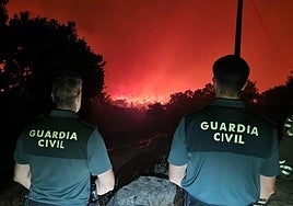 El fuego sigue descontrolado en algunos puntos de Sanabria.