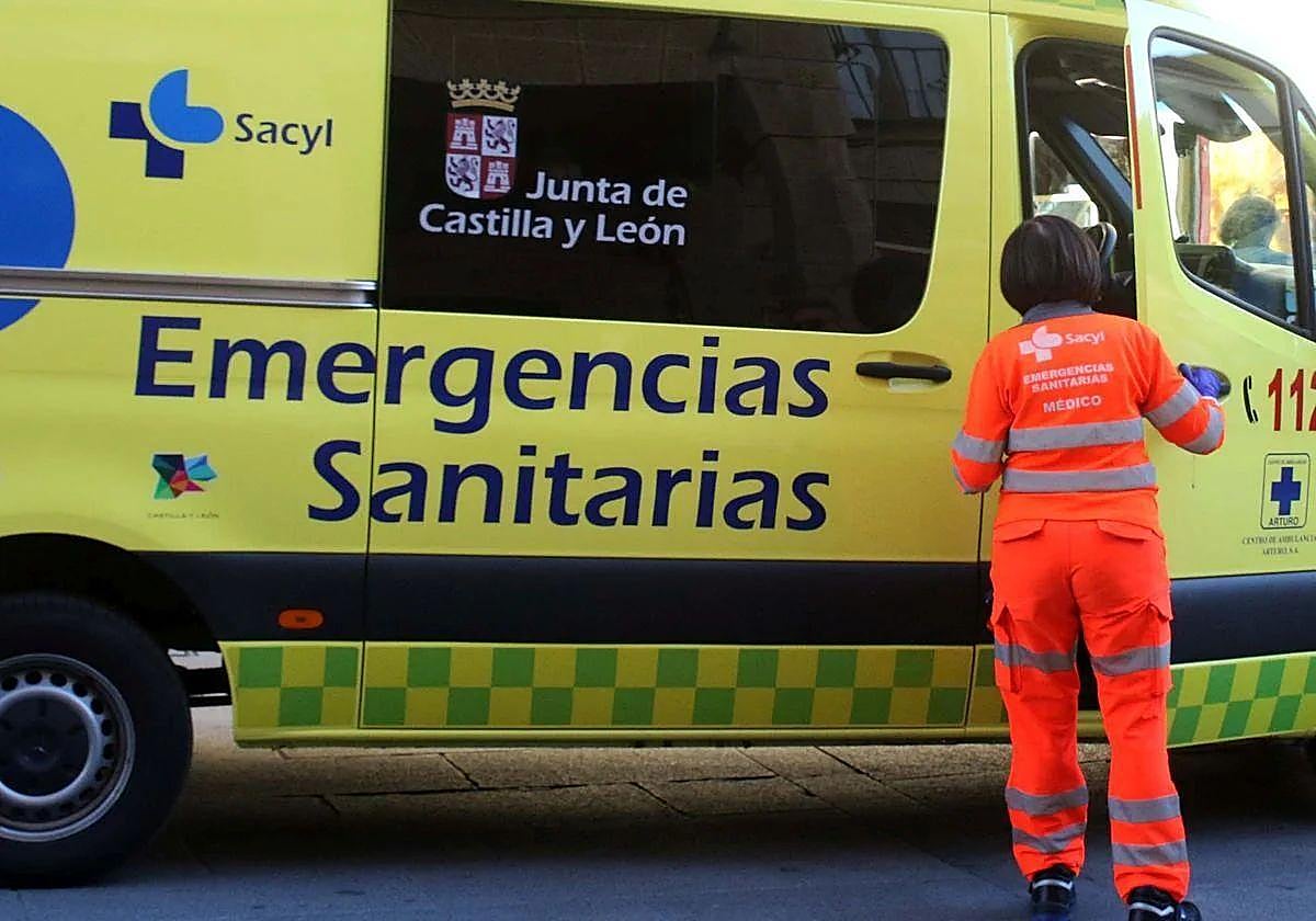 Una ambulancia del Sacyl, en una imagen de archivo.