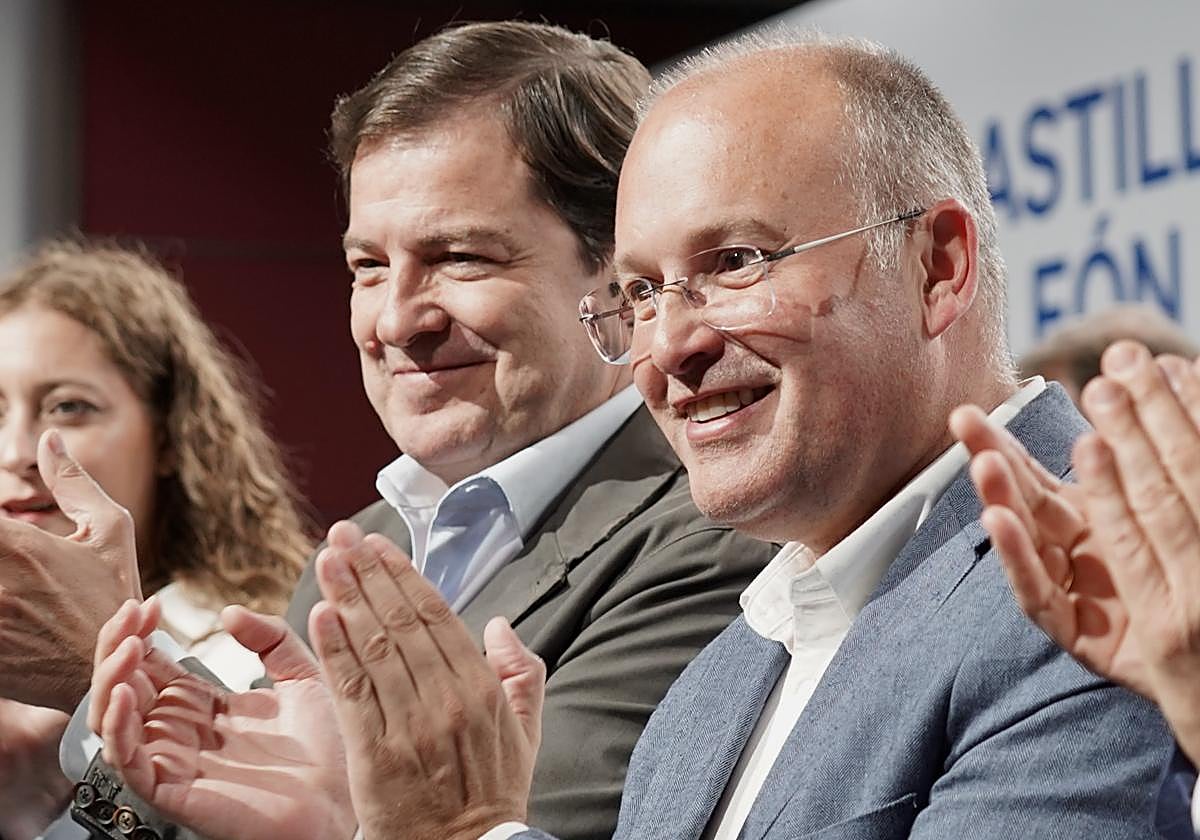 Mañueco y Tellado, en un acto en Valladolid en julio.