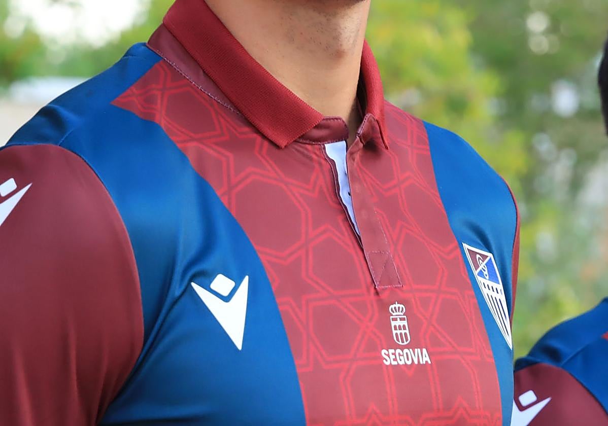 Camiseta de la Gimnástica Segoviana.