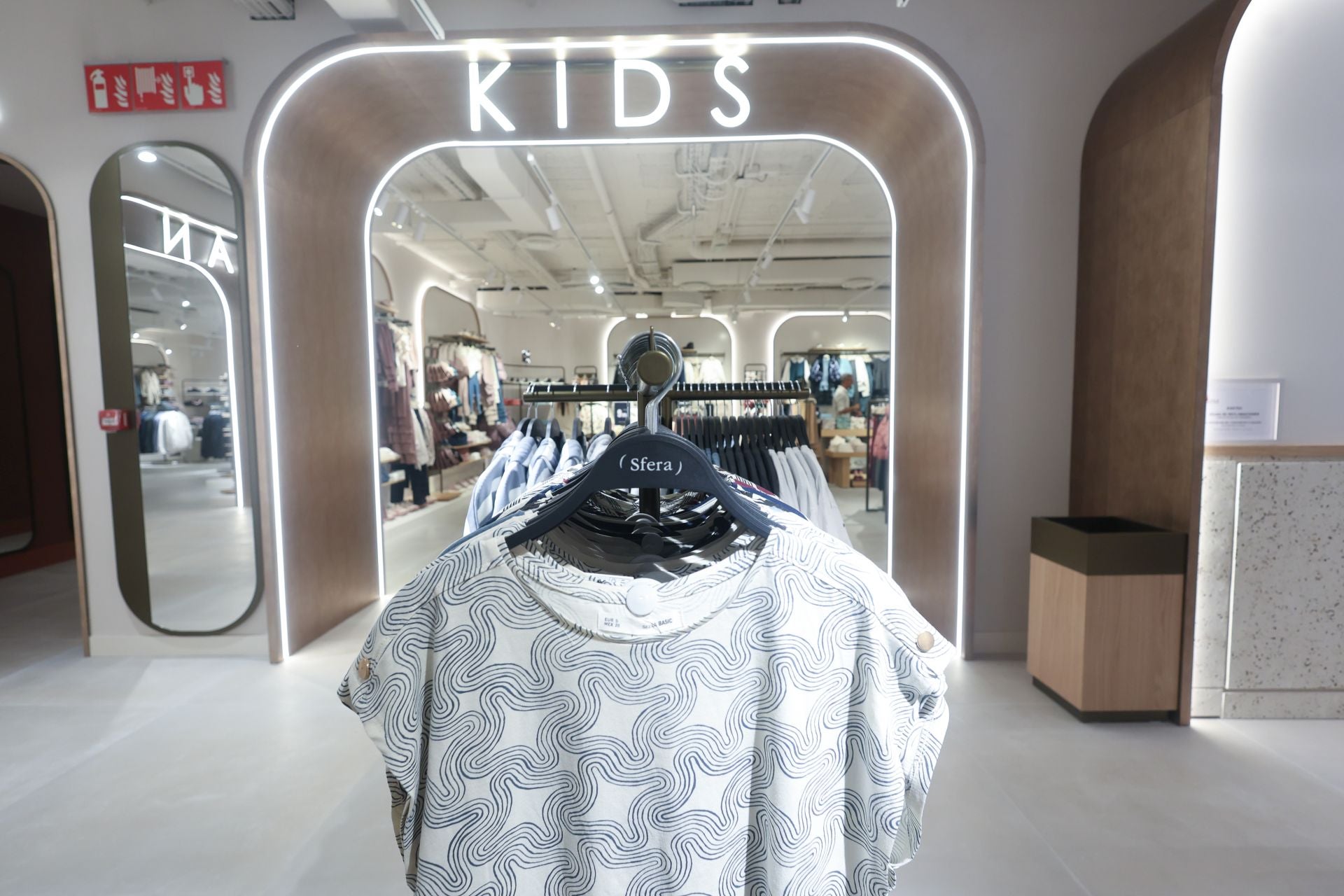 Así es la tienda remodelada de Sfera en la calle Santiago