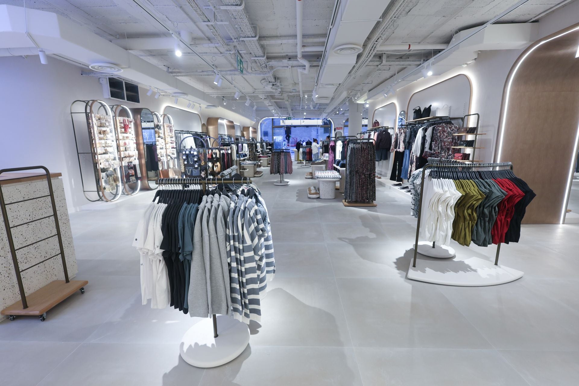 Así es la tienda remodelada de Sfera en la calle Santiago