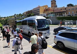 Autobuses de turistas, en la cabecera de Vía Roma.
