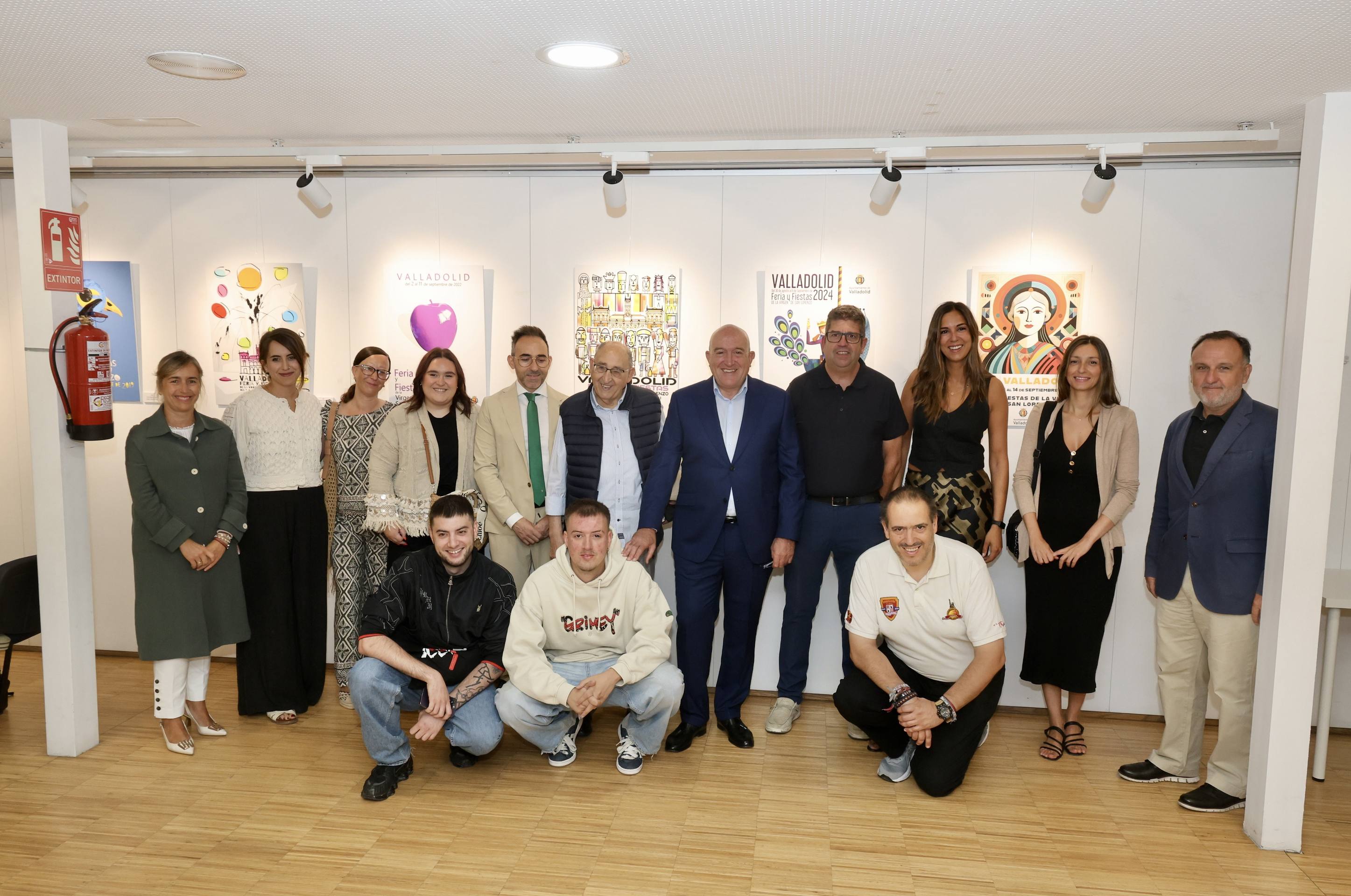 Los 25 años de carteles de las Fiestas de la Virgen de San Lorenzo, en imágenes