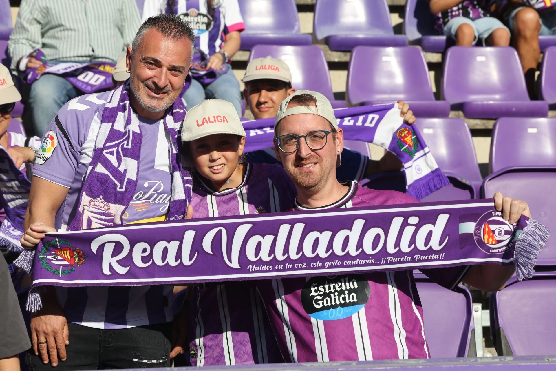 Búscate en la grada del Real Valladolid (2/4)