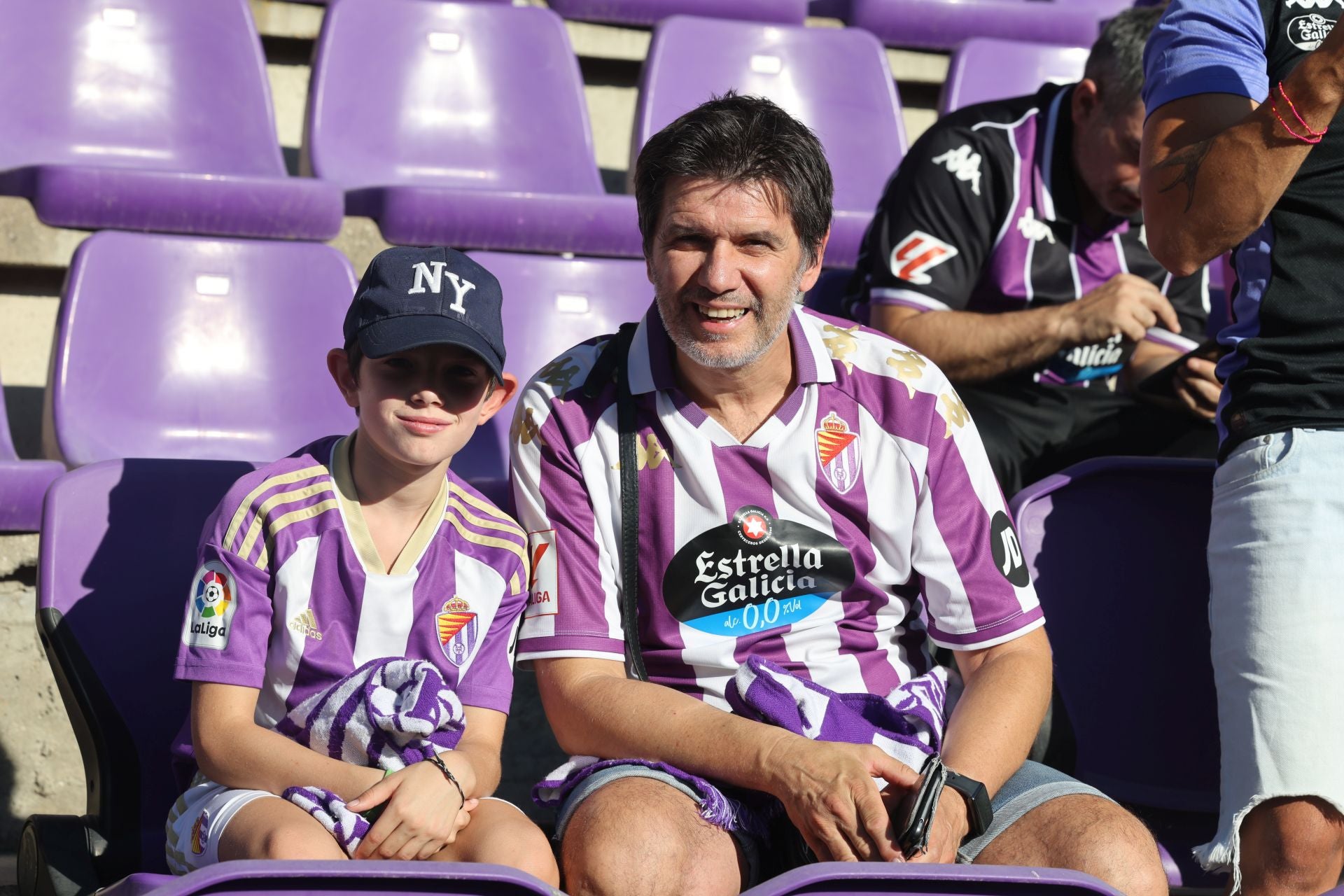 Búscate en la grada del Real Valladolid (1/4)