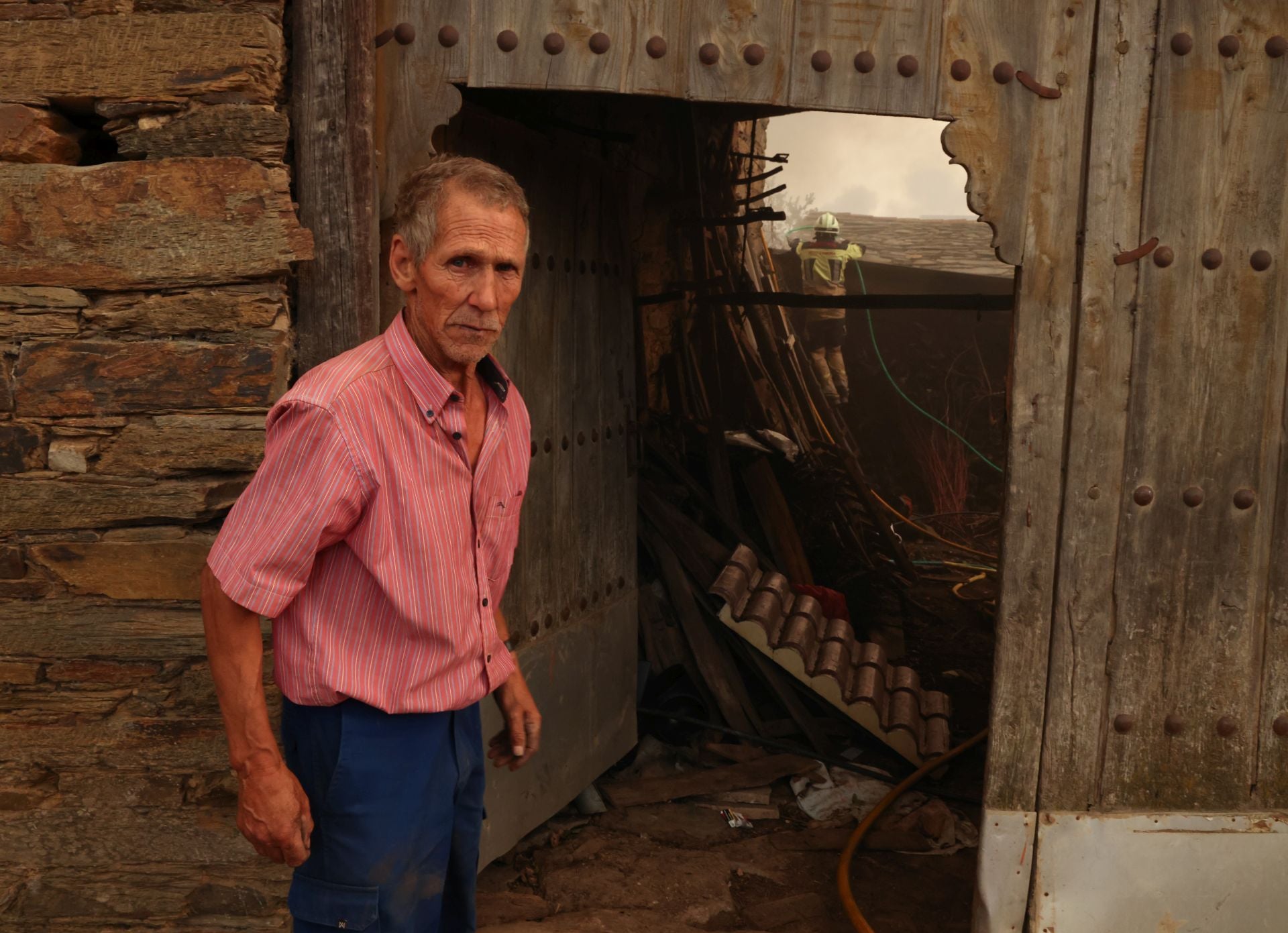 Vecino de Abejeras, localidad zamorana en la que entró el fuego este verano.