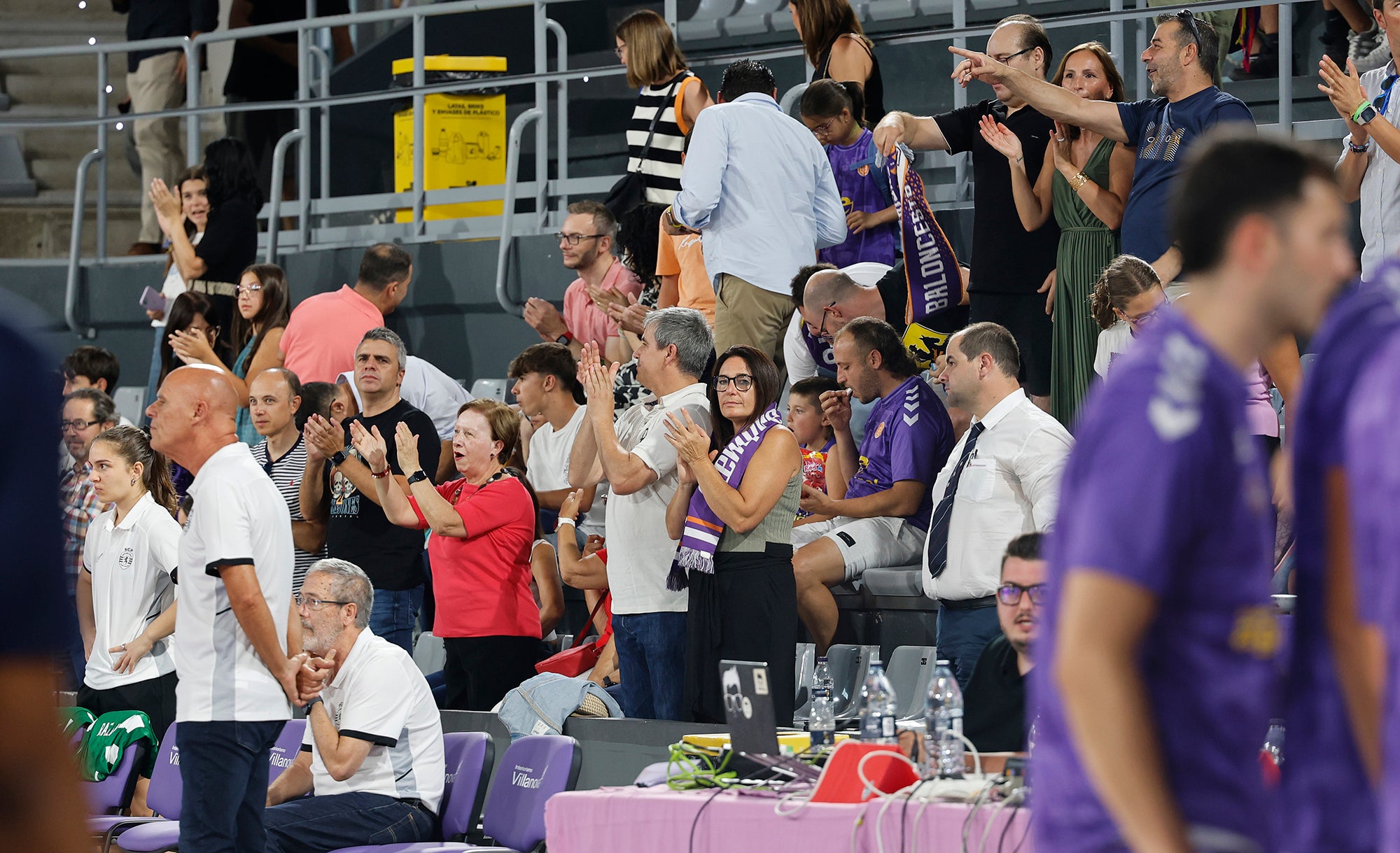 Búscate en las gradas del Super Agropal Palencia - Sporting Clube Portugal
