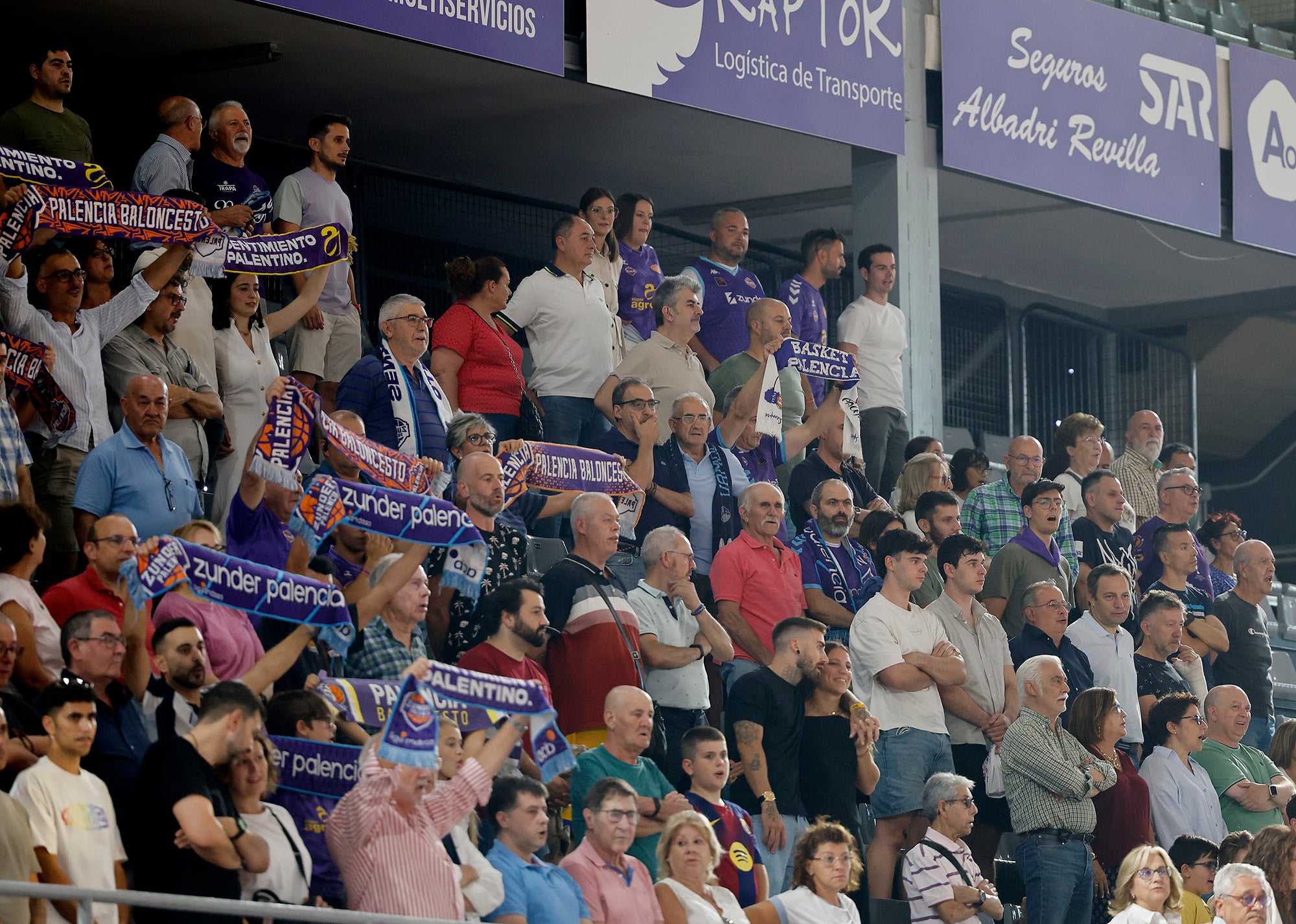 Búscate en las gradas del Super Agropal Palencia - Sporting Clube Portugal