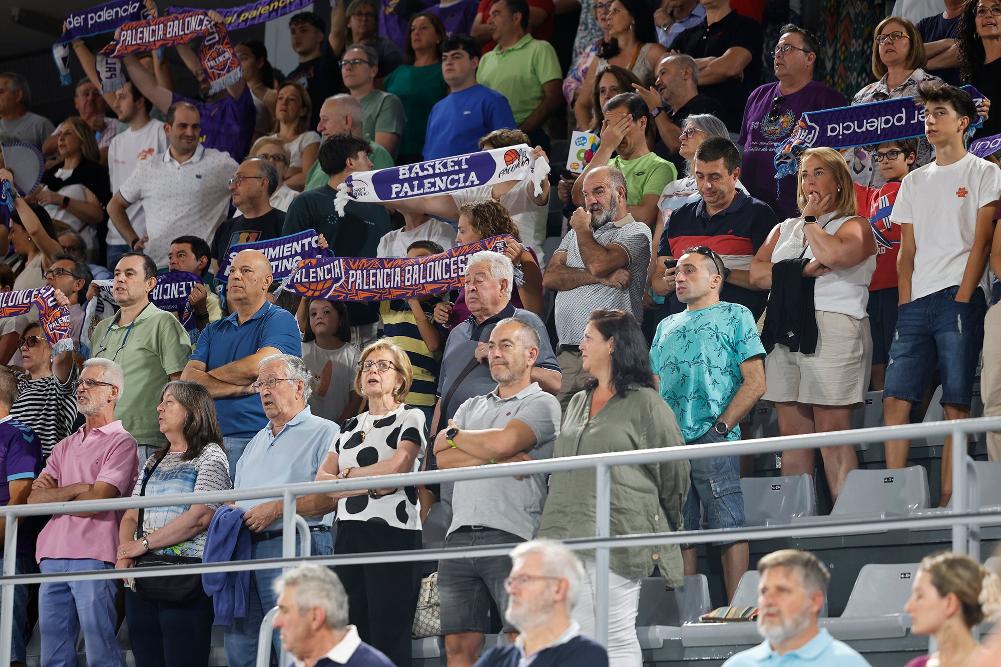 Búscate en las gradas del Super Agropal Palencia - Sporting Clube Portugal