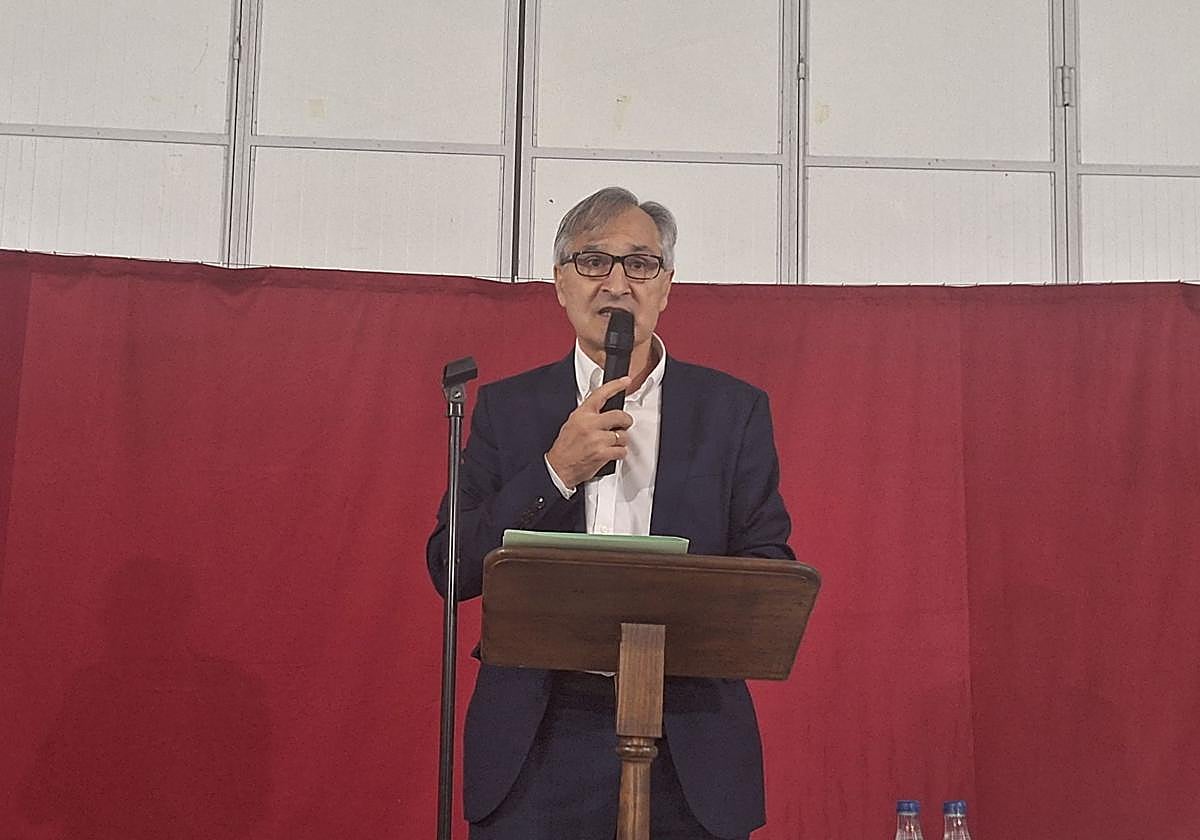 José Antonio Cuadrado durante el pregón de las fiestas de Villafrechós