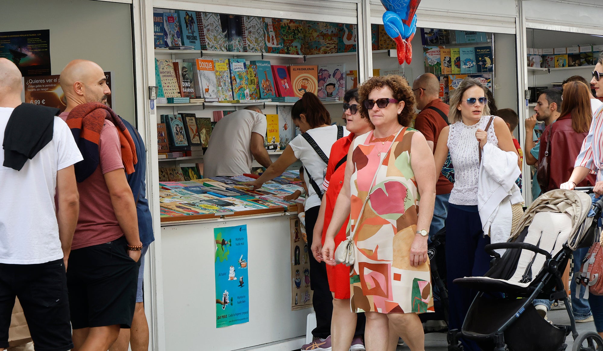 La Feria del Libro llena el Salón de literatura e historias