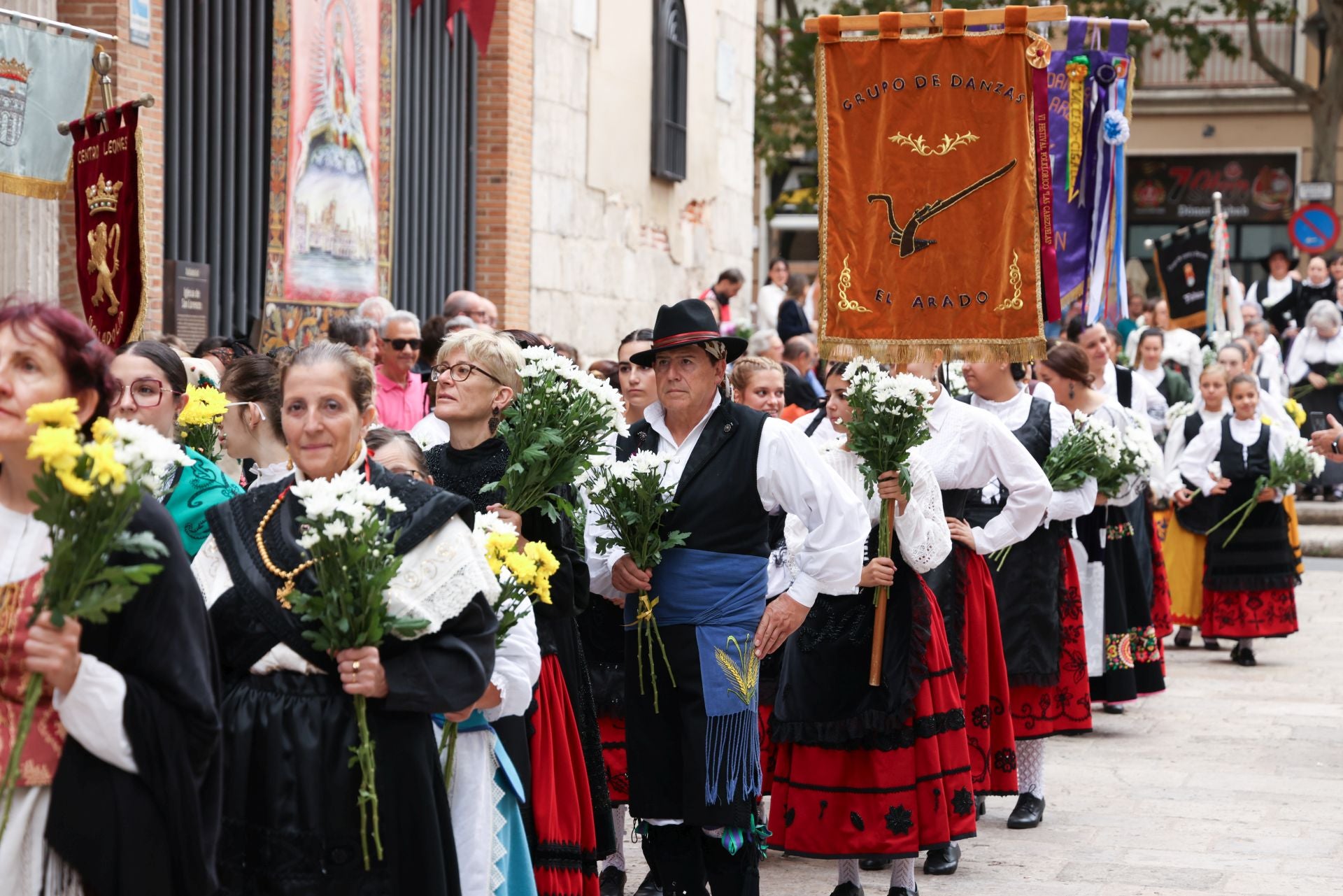 Ofrenda floral y misa en honor a la Virgen de San Lorenzo, patrona de Valladolid