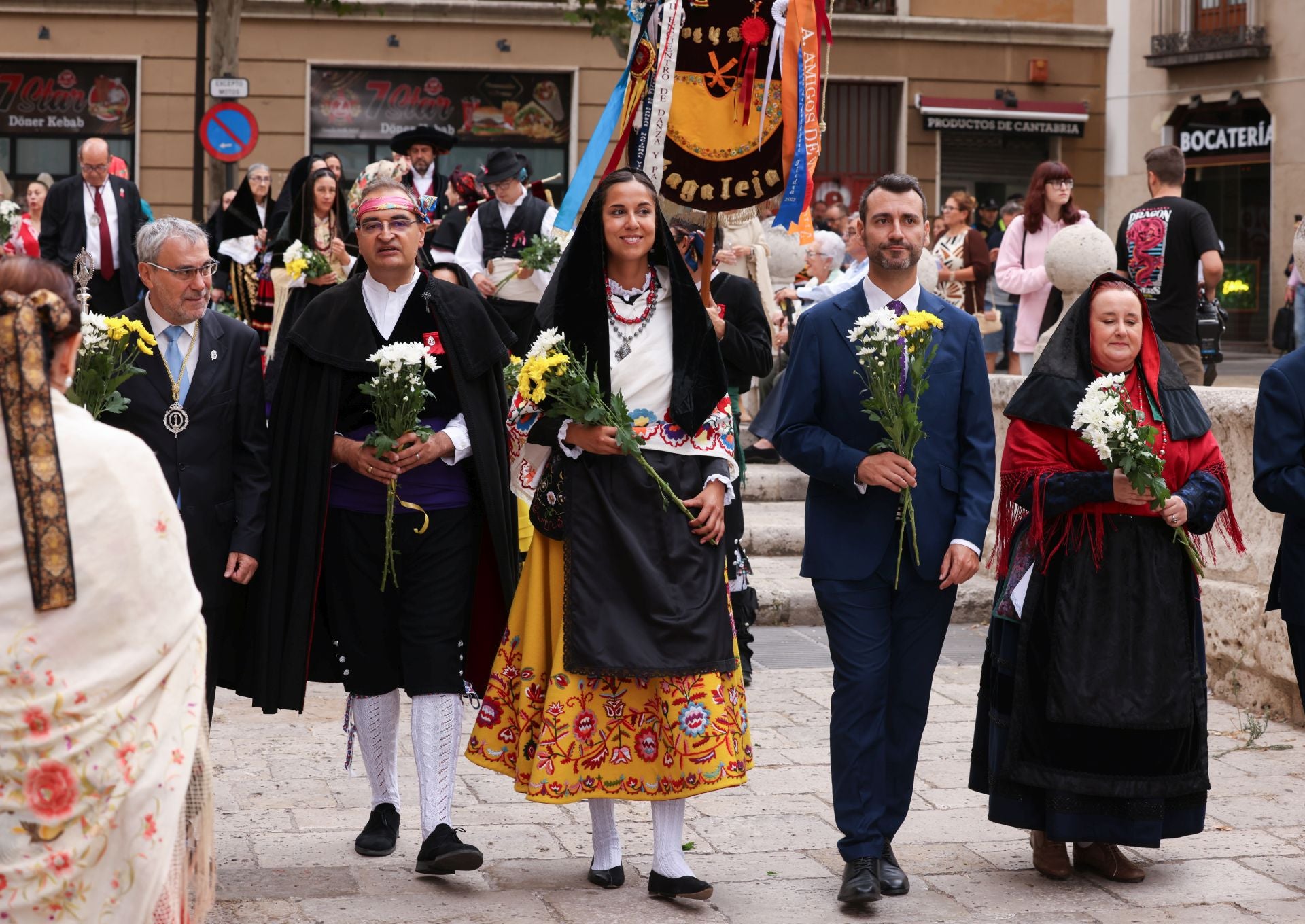 Ofrenda floral y misa en honor a la Virgen de San Lorenzo, patrona de Valladolid