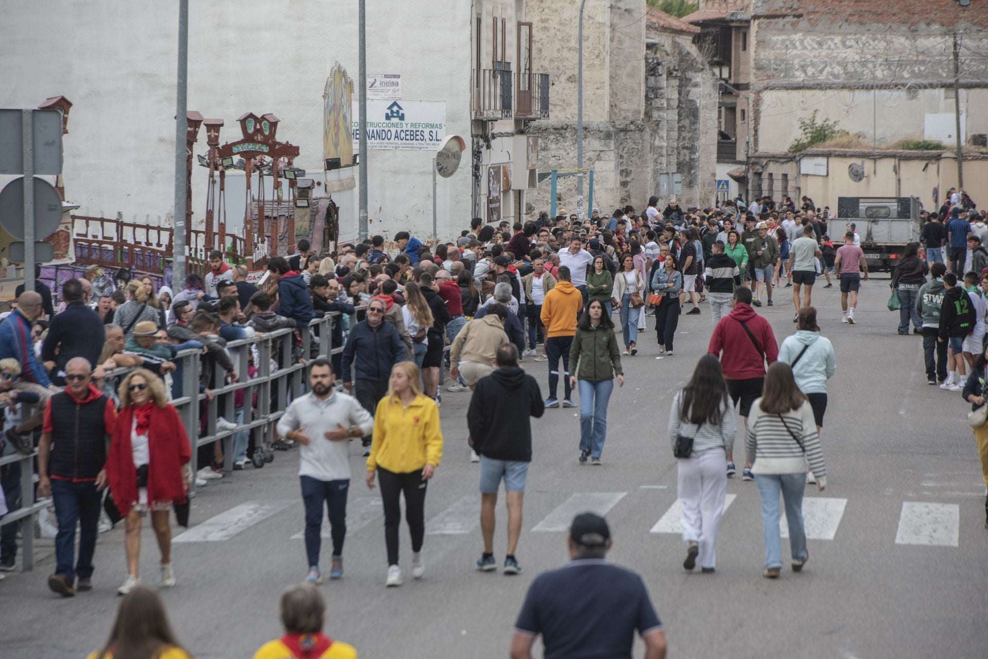 Fotos del ambiente en Cuéllar durante el primero de sus encierros