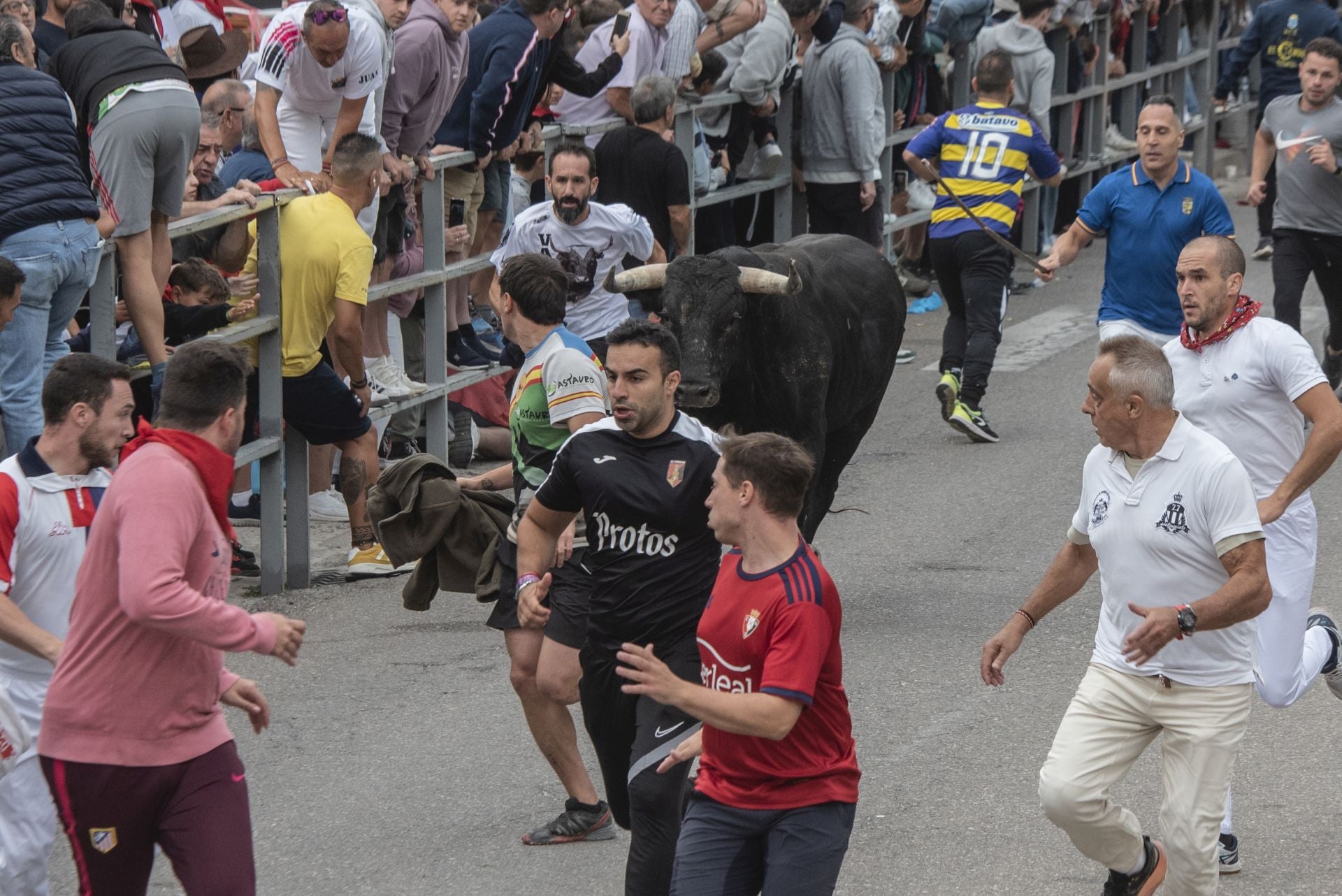 Fotos del tramo urbano del primer encierro de Cuéllar