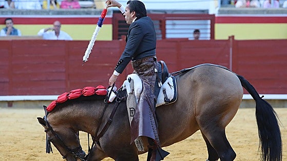 Diego Ventura, a lomos de Bronce, afianza su idilio con el coso de Campos Góticos