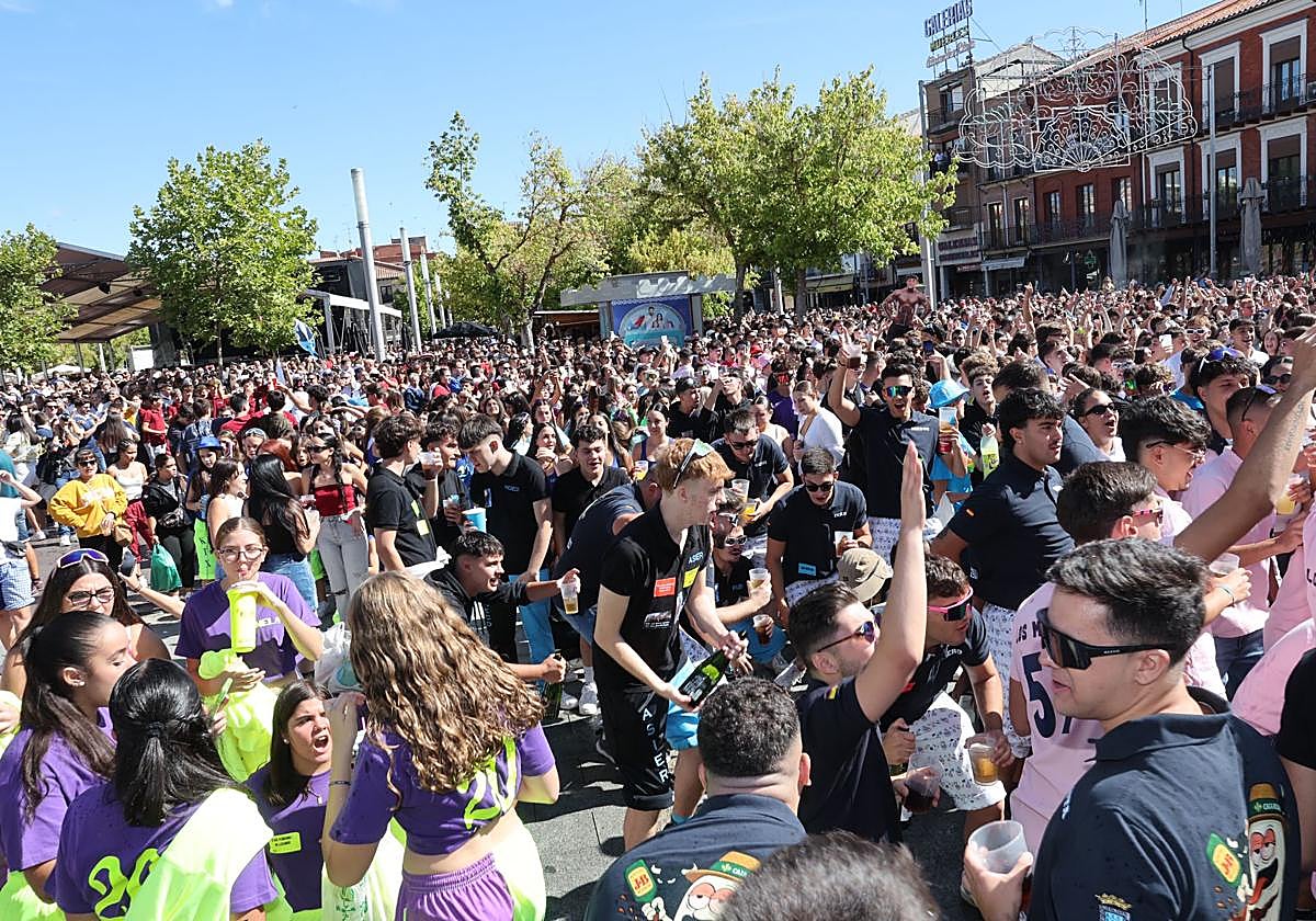 Las imágenes de la colocación de la bandera en Medina del Campo