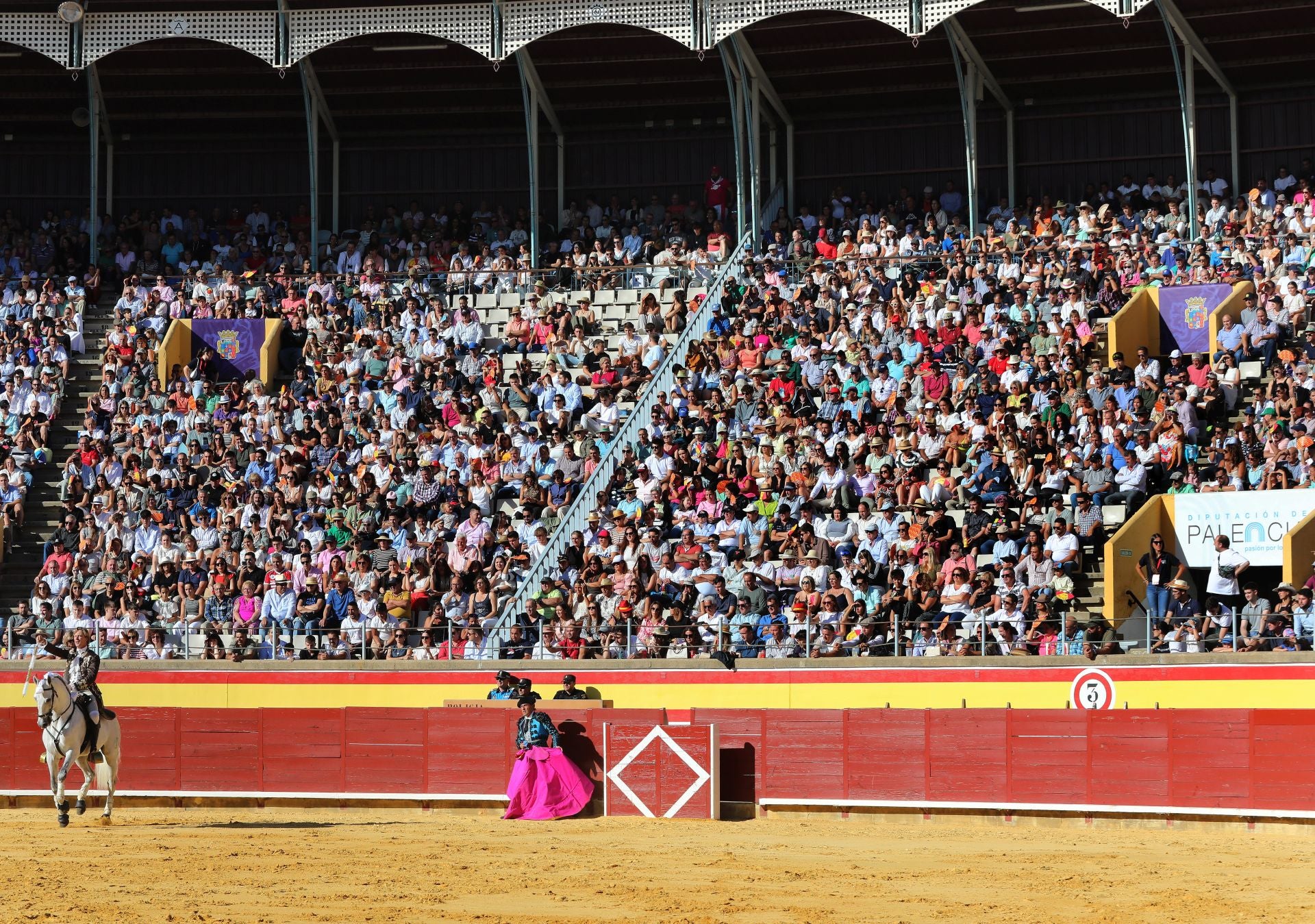 Así disfrutó el público de Palencia de la corrida de rejones