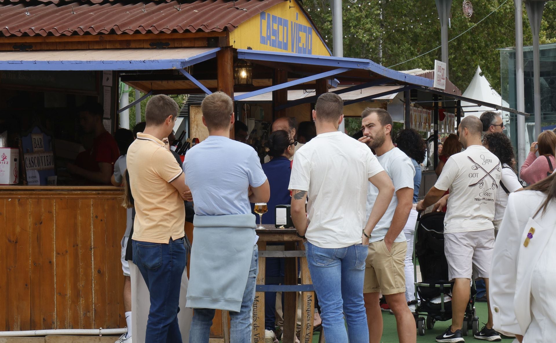 La oferta gastronómica de San Antolín llena las calles de gente