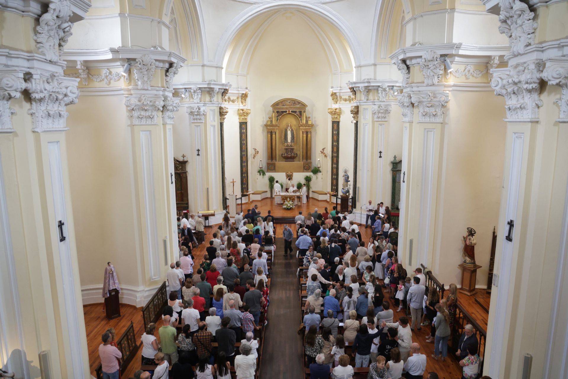 La despedida al párroco Goyo Casado, en imágenes