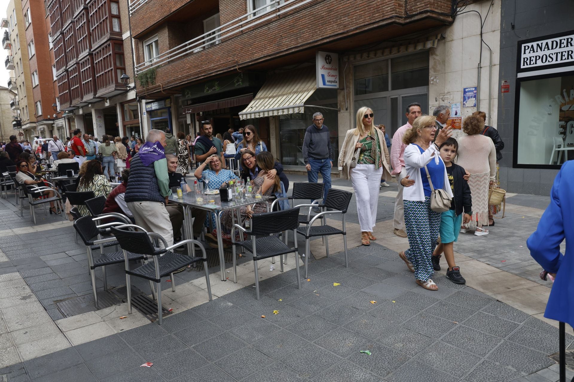 Los palentinos llenan las calles por San Antolín