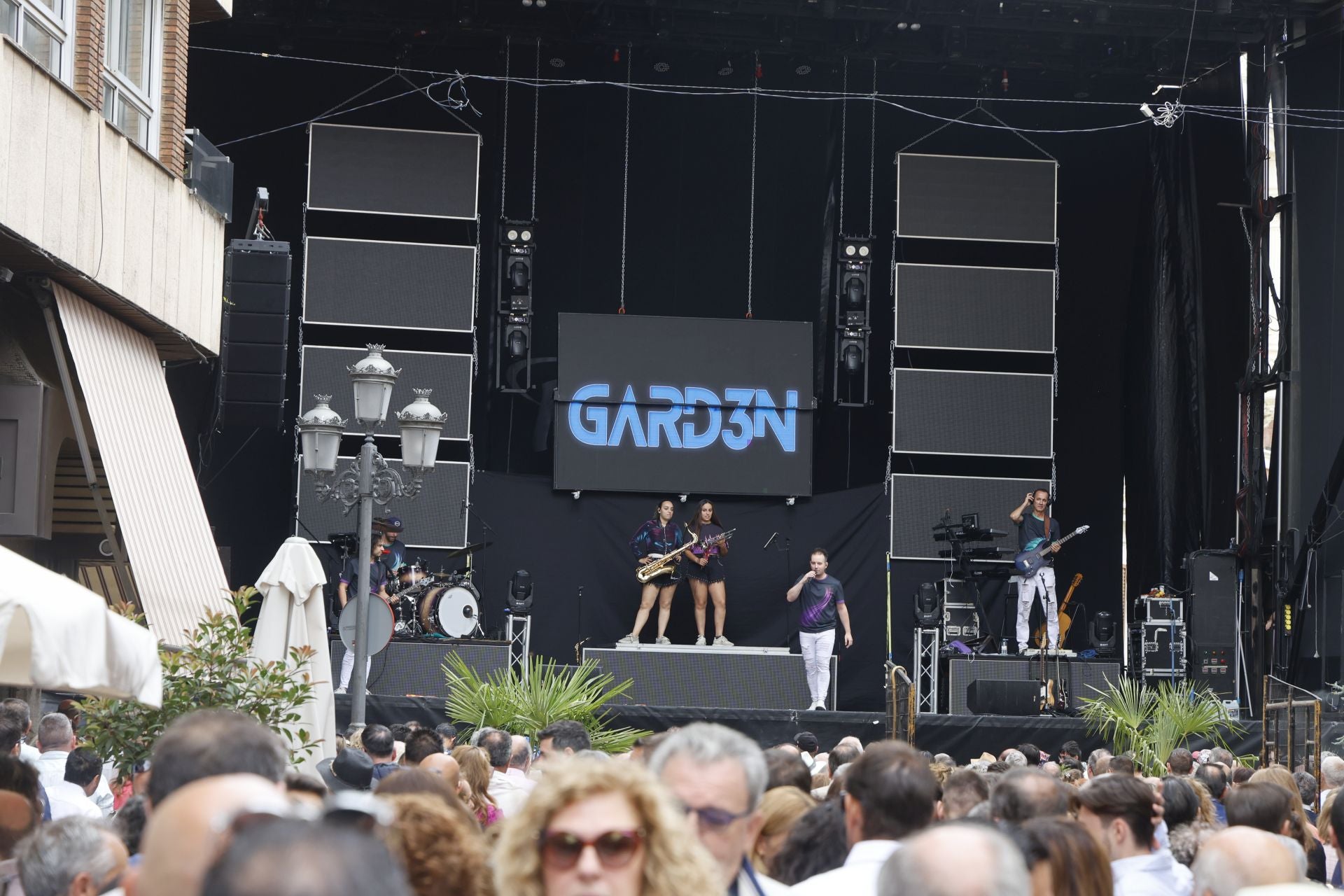 Los palentinos llenan las calles por San Antolín
