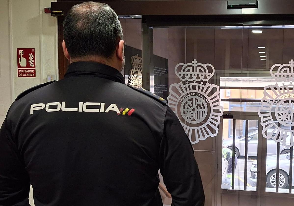 Detenido por robar el móvil a un comerciante de Valladolid con el método de la muleta