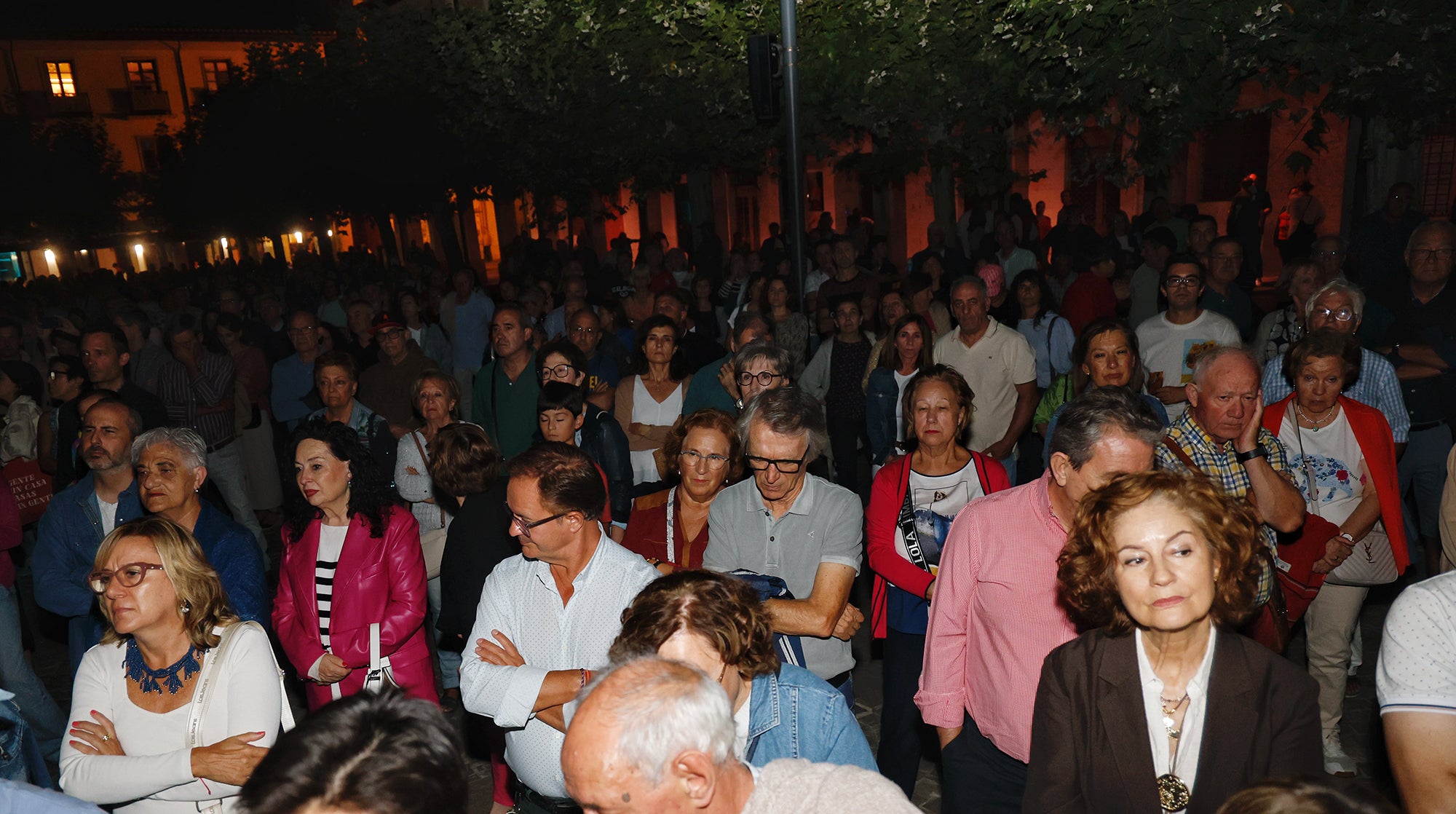 Cristina Rosenvinge llena la Plaza Mayor con su pop lírico