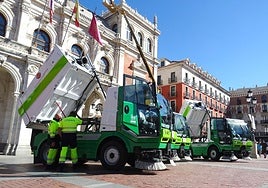 Las tres nuevas barredoras que se han incorporado a la flota del Servicio de Limpieza.