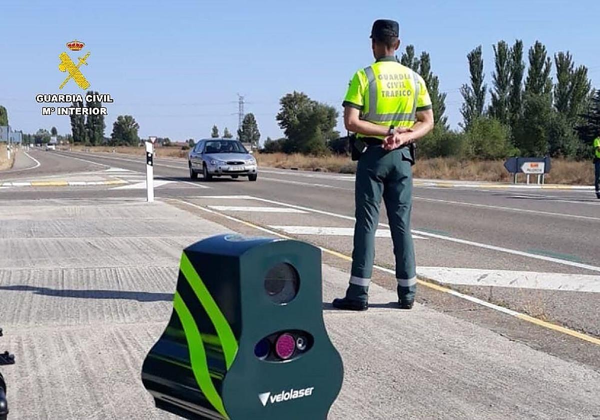 Control de velocidad de la Guardia Civil.