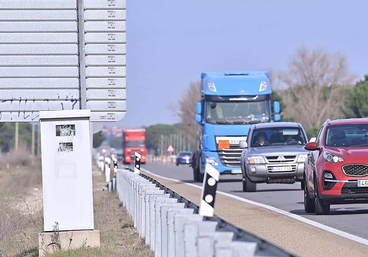 Radar en la N-601, a la altura de la Pedraja de Portillo.
