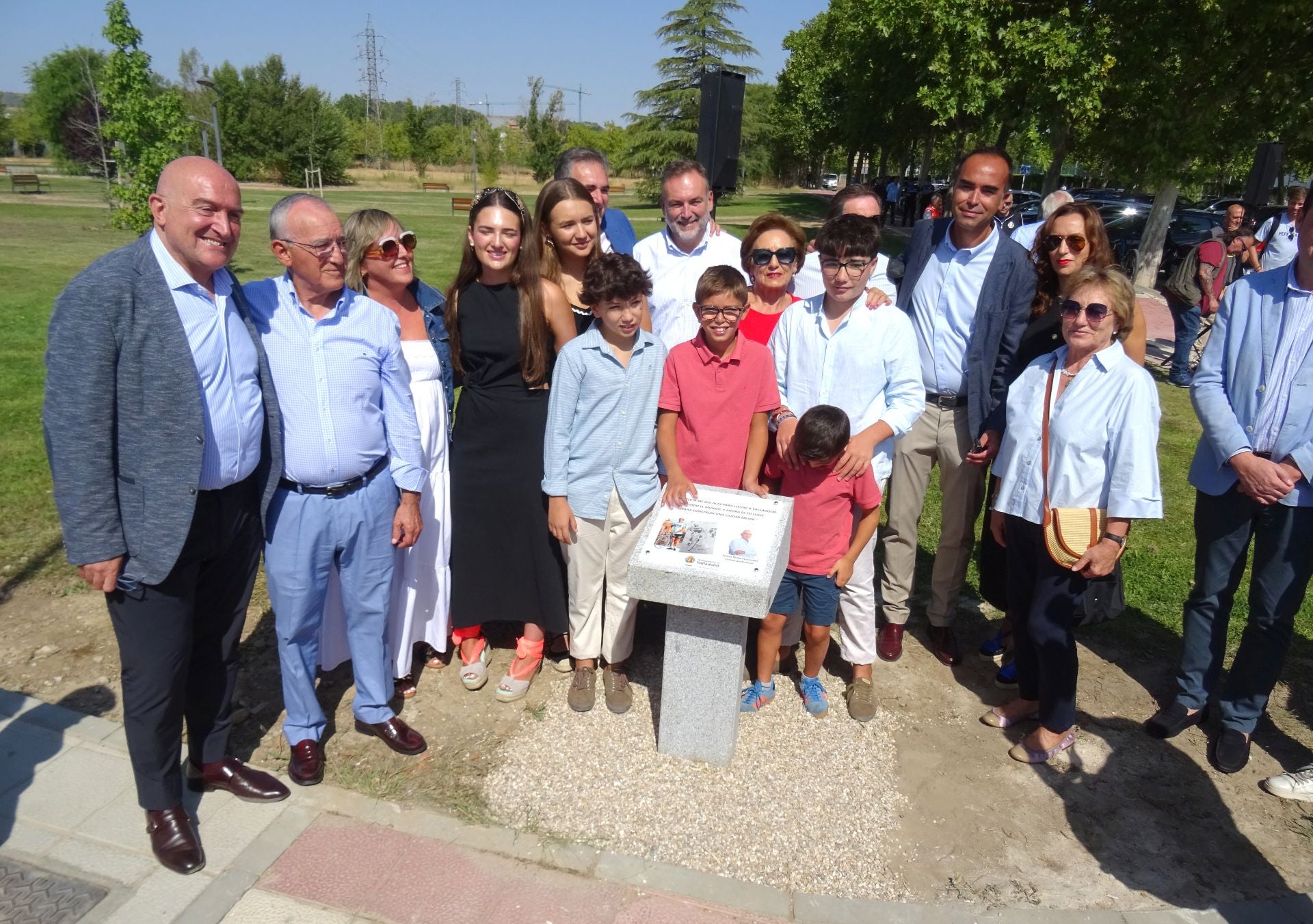 El nuevo carril bici del Camino Viejo de Simancas luce el nombre de Tomás Nistal