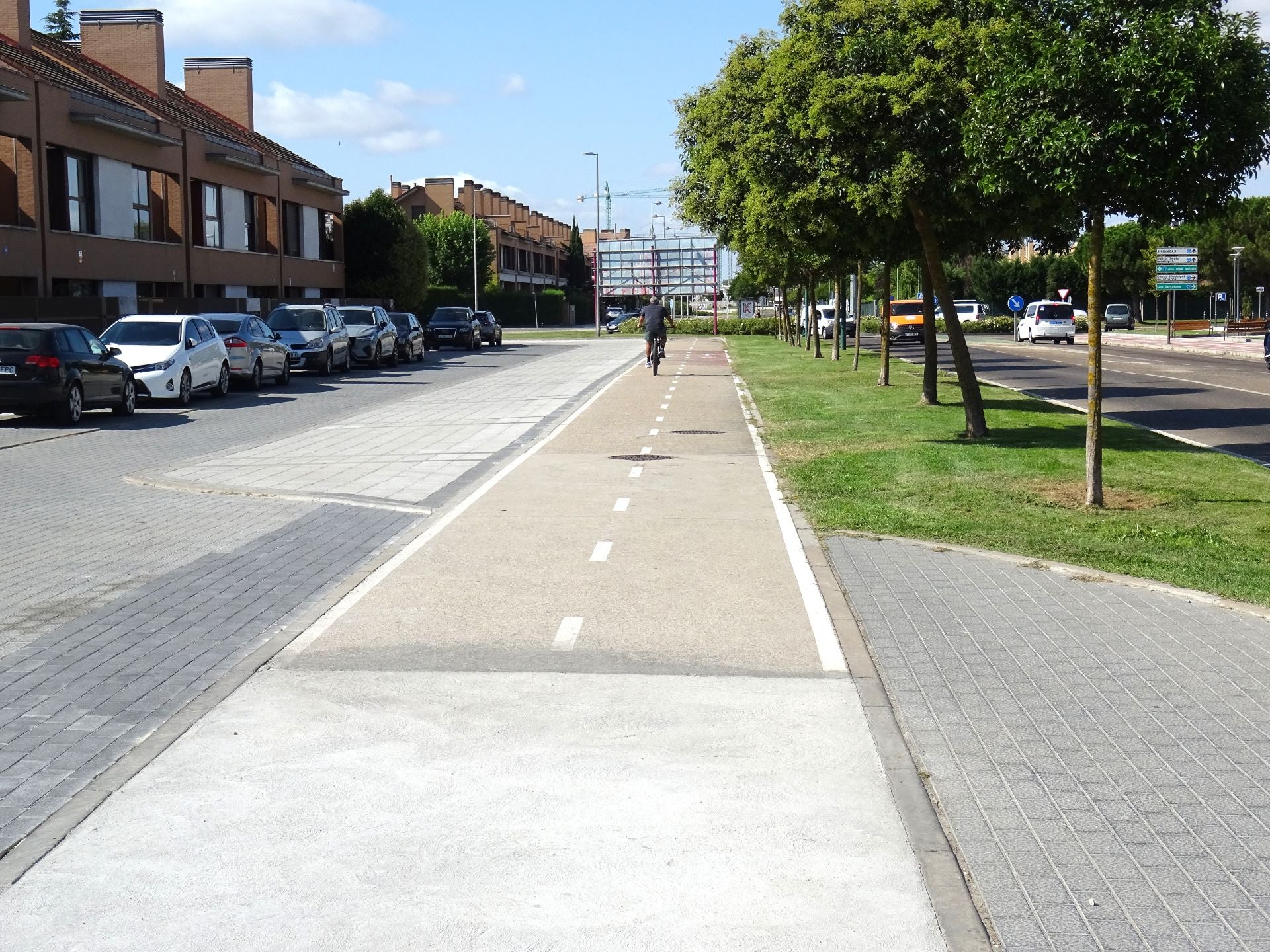 El nuevo carril bici del Camino Viejo de Simancas luce el nombre de Tomás Nistal