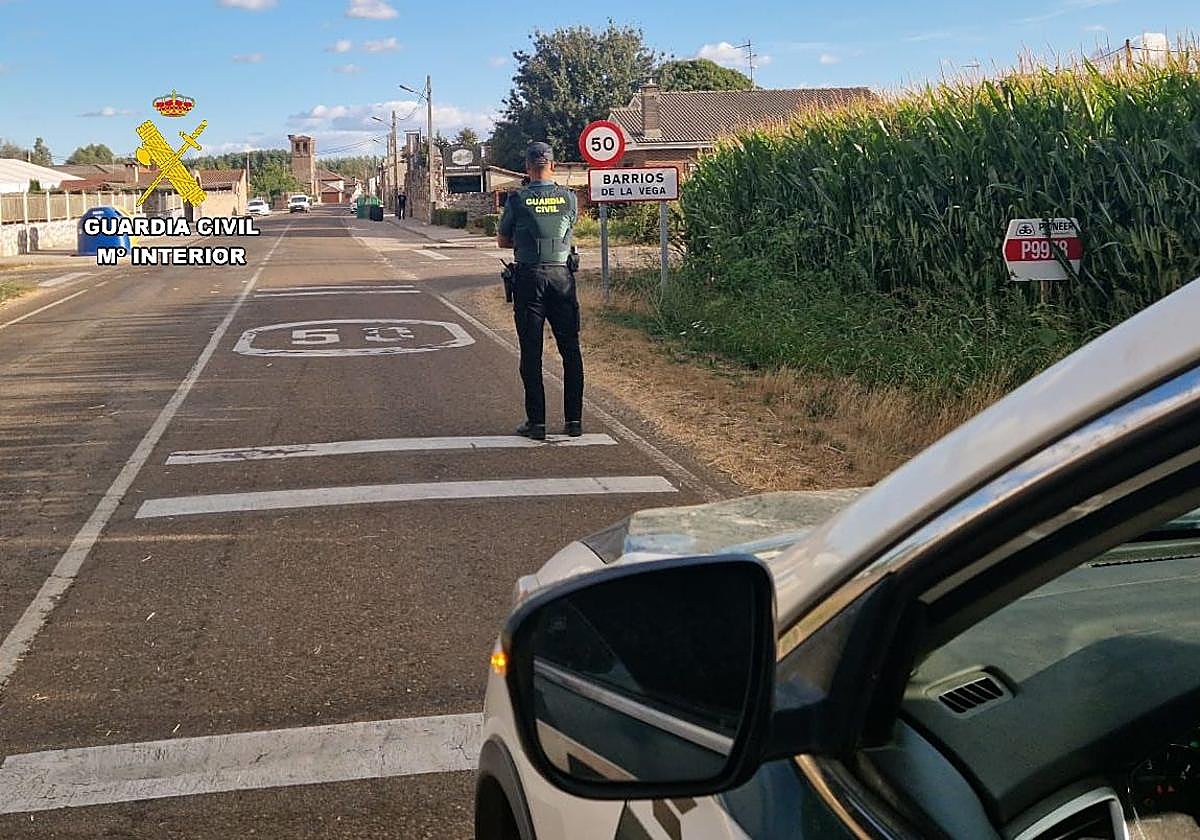La Guardia Civil en Barrios de la Vega.