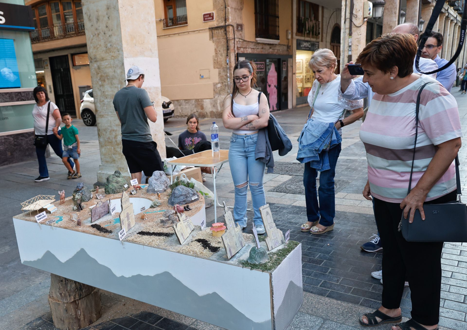 Concurso de las esculturas con forma de P