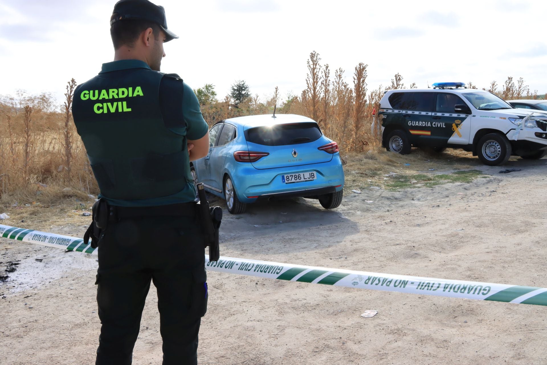 Un agente de la Guardia Civil, en el lugar de los hechos.