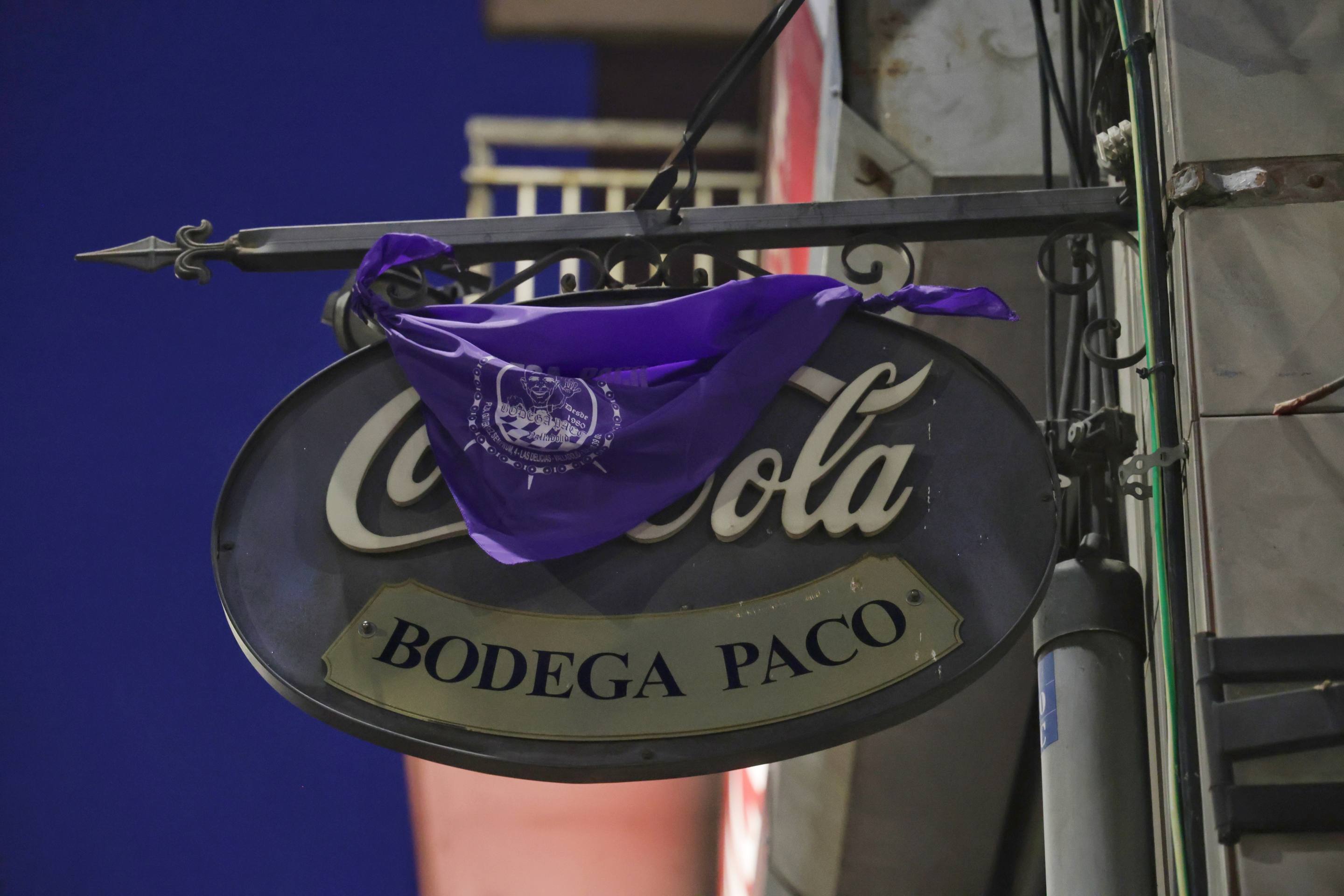 Las imágenes de la Peña Bodega Paco, una familia histórica de las fiestas de Valladolid